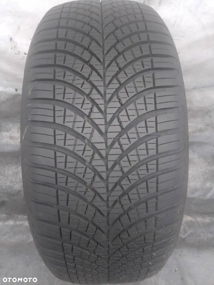 Goodyear Vector 4Seasons Gen-3 225/45 R18 95W 2024 7.5-8mm - 1