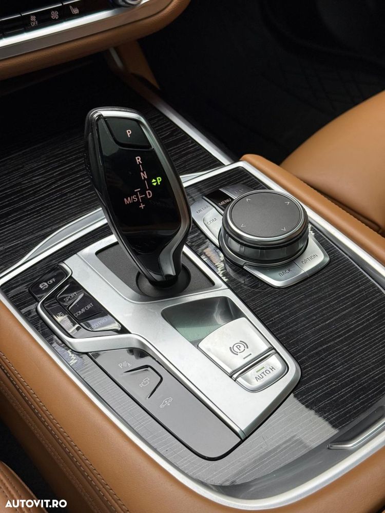 BMW Seria 7 730d xDrive - 34