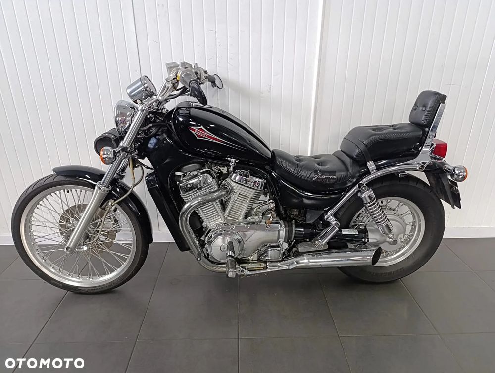 Suzuki Intruder - 7