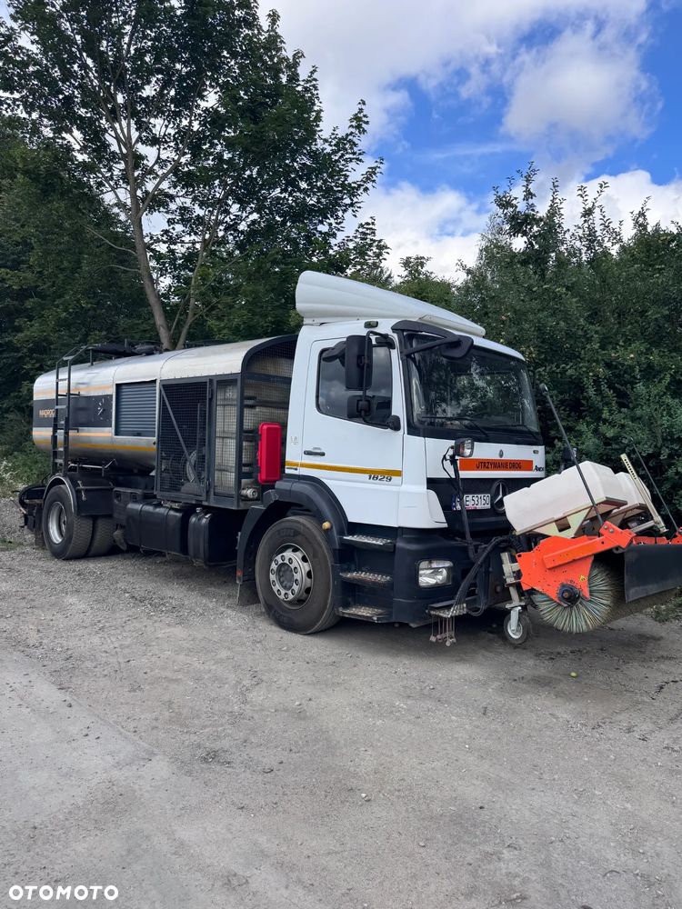 Mercedes-Benz AXOR - 1