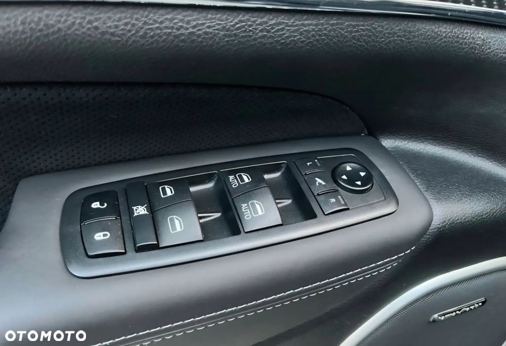 Jeep Grand Cherokee 6.4 V8 SRT8 - 32