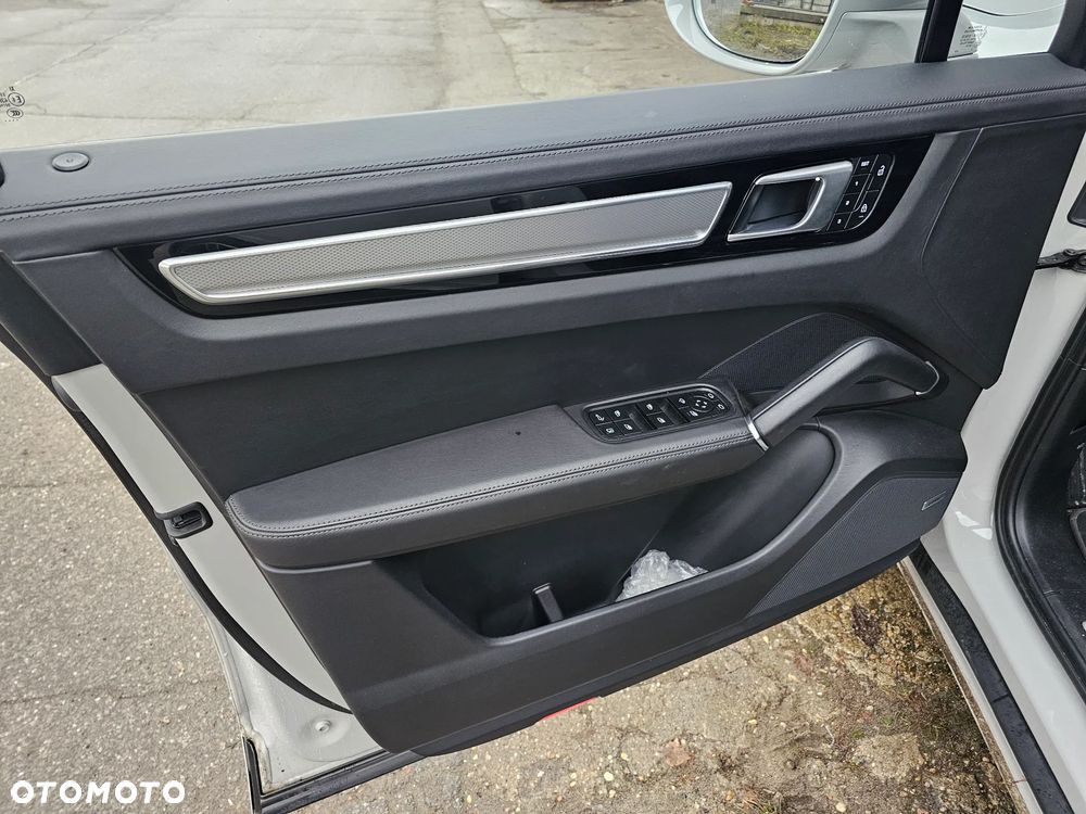 Porsche Cayenne E-Hybrid Tiptronic S - 33