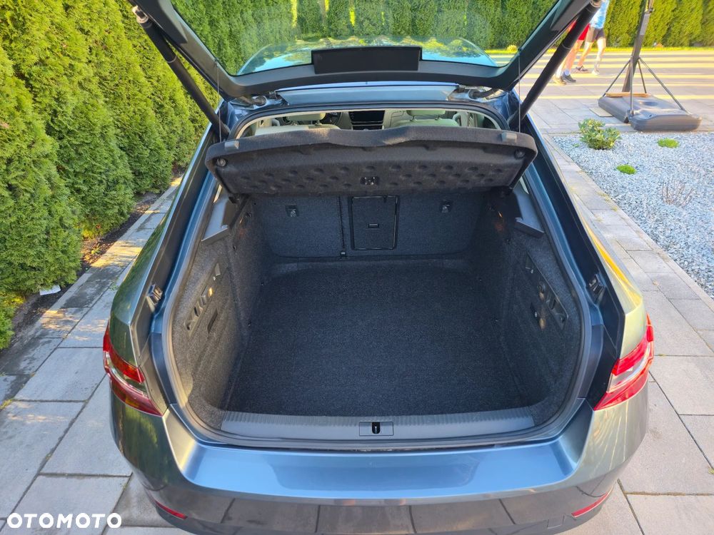 Skoda Superb 2.0 TDI 4x4 L&K DSG - 6