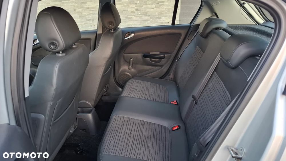 Opel Corsa 1.2 16V Cosmo - 21