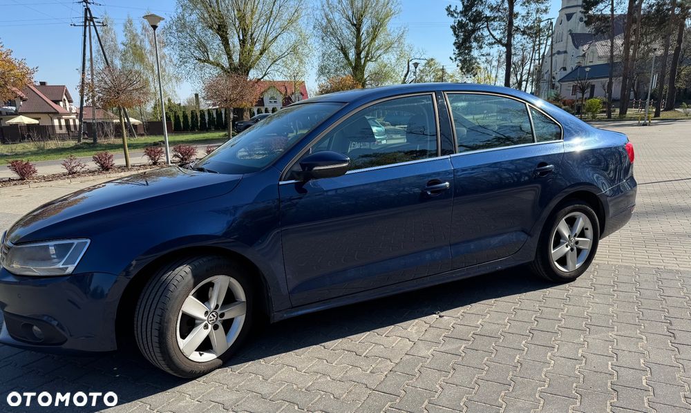 Volkswagen Jetta 1.6 TDI Trendline - 5