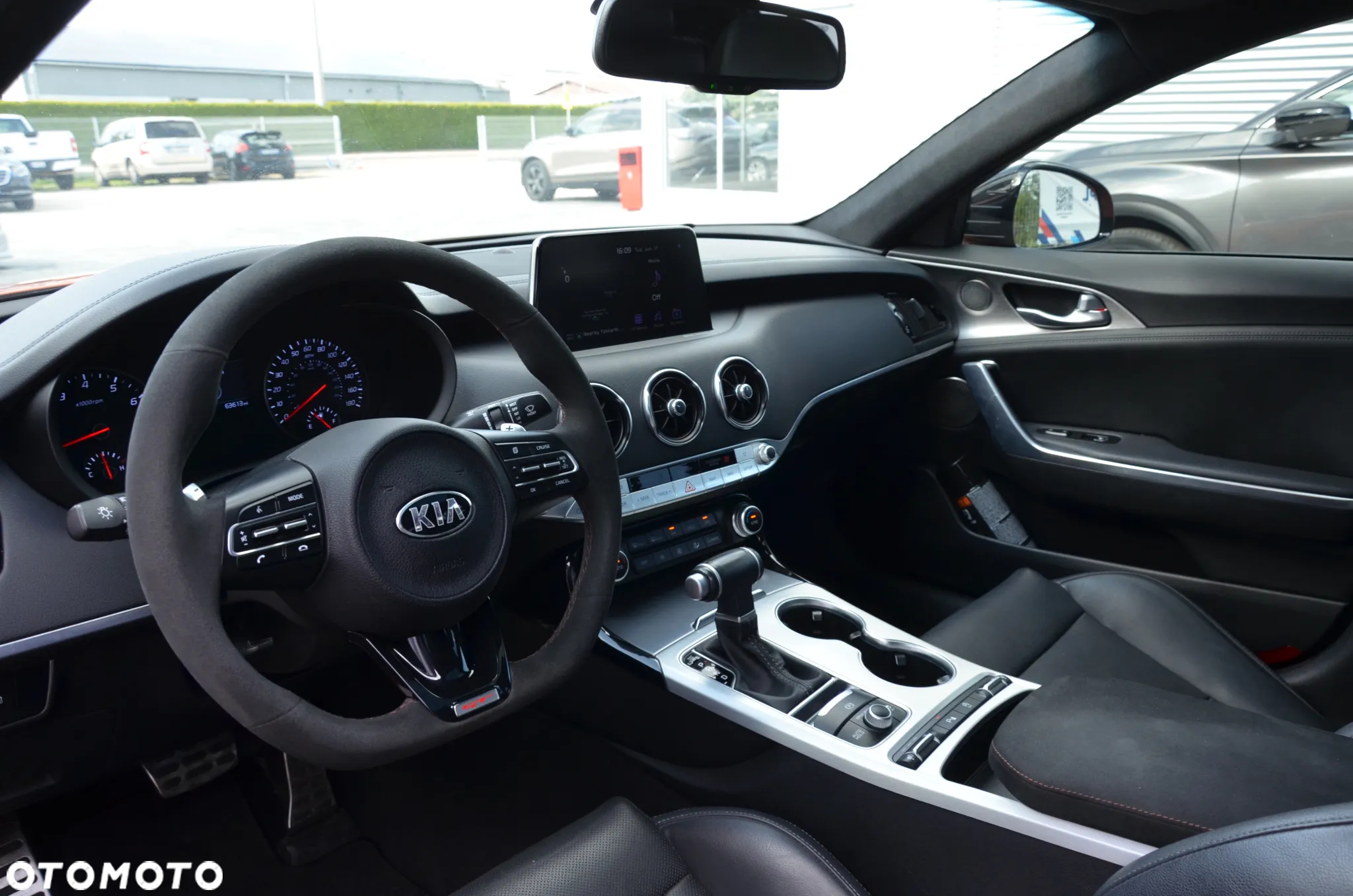 Kia Stinger - 17