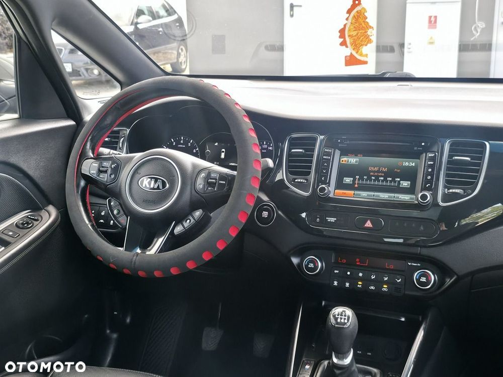 Kia Carens - 14