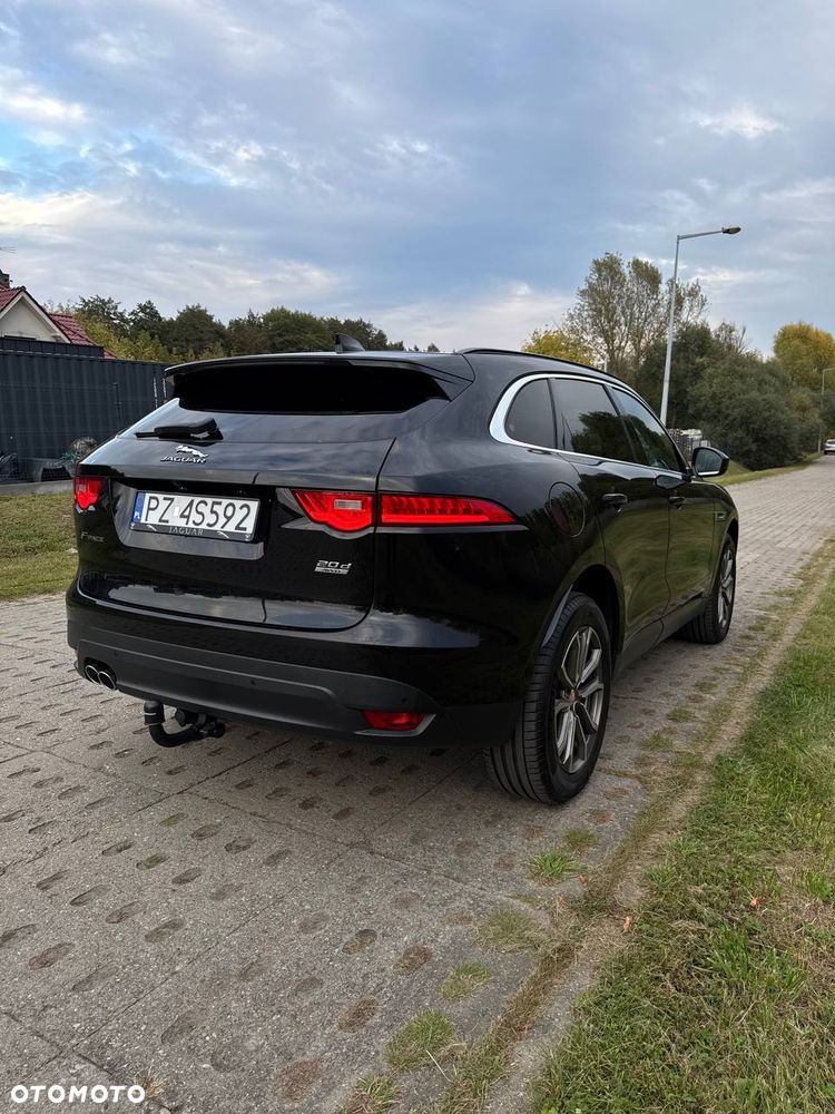 Jaguar F-Pace 2.0 i4D AWD R-Sport - 2