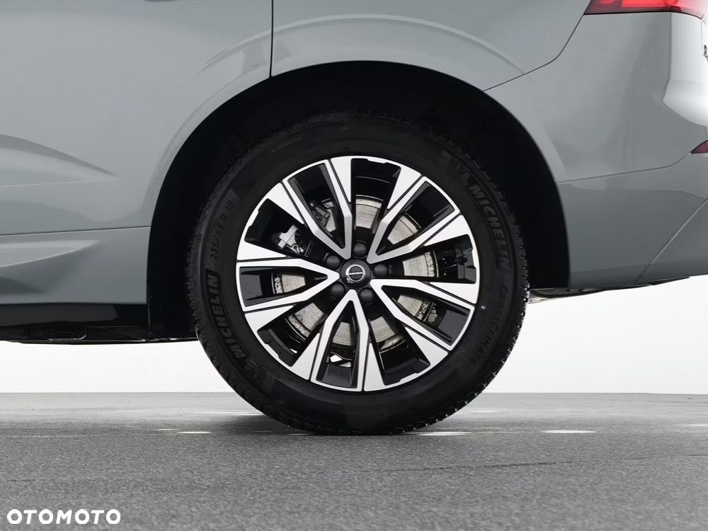 Volvo XC 60 B4 D AWD Plus Dark - 12