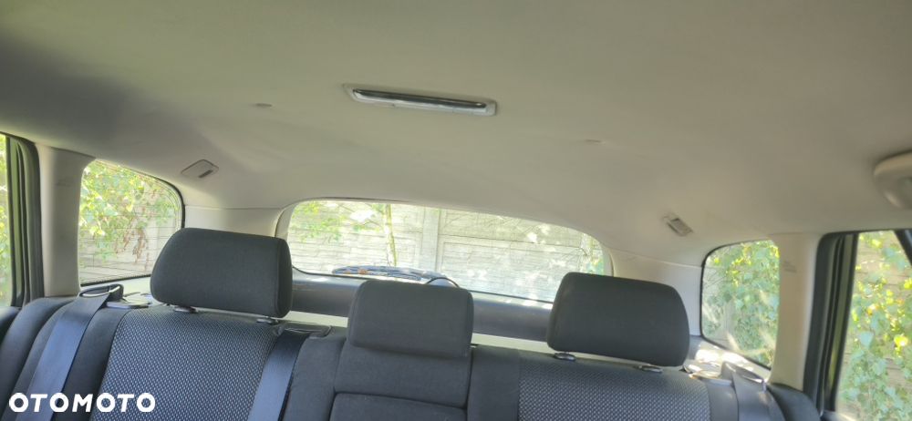 Toyota Avensis - 4