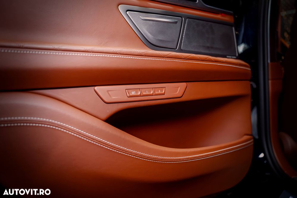 BMW Seria 7 740i - 36