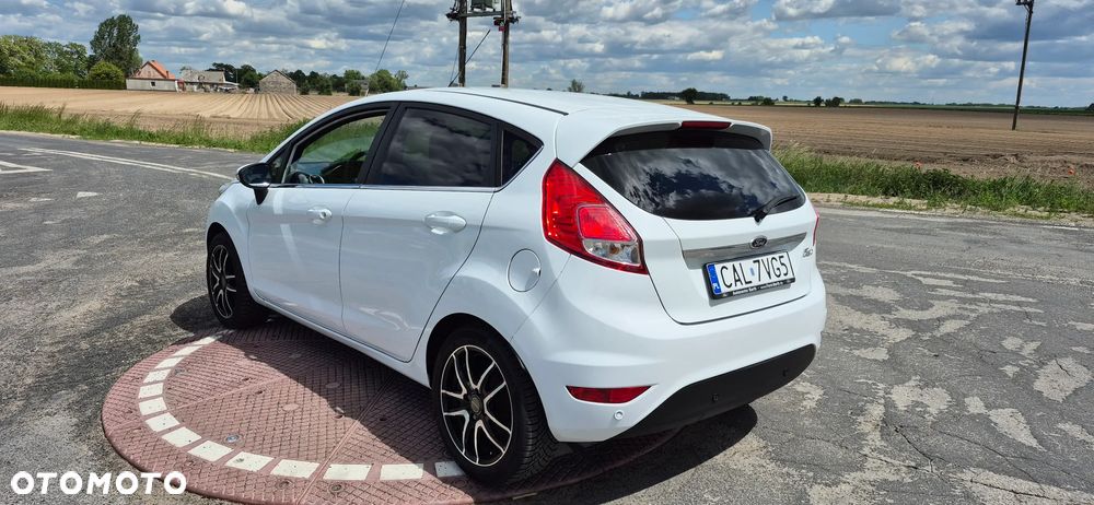 Ford Fiesta 1.6 Ti-VCT SYNC Edition - 4