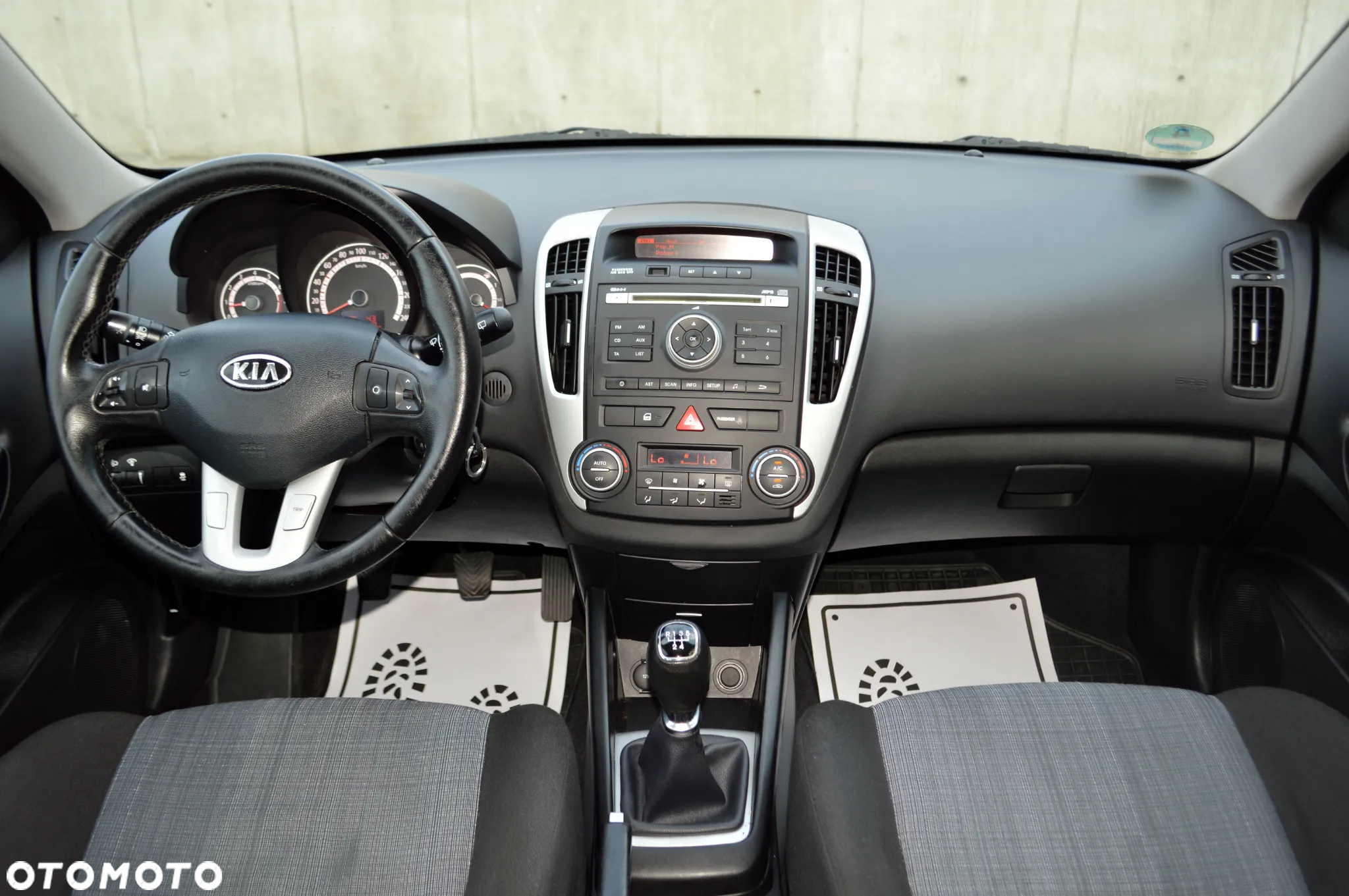 Kia Ceed - 13
