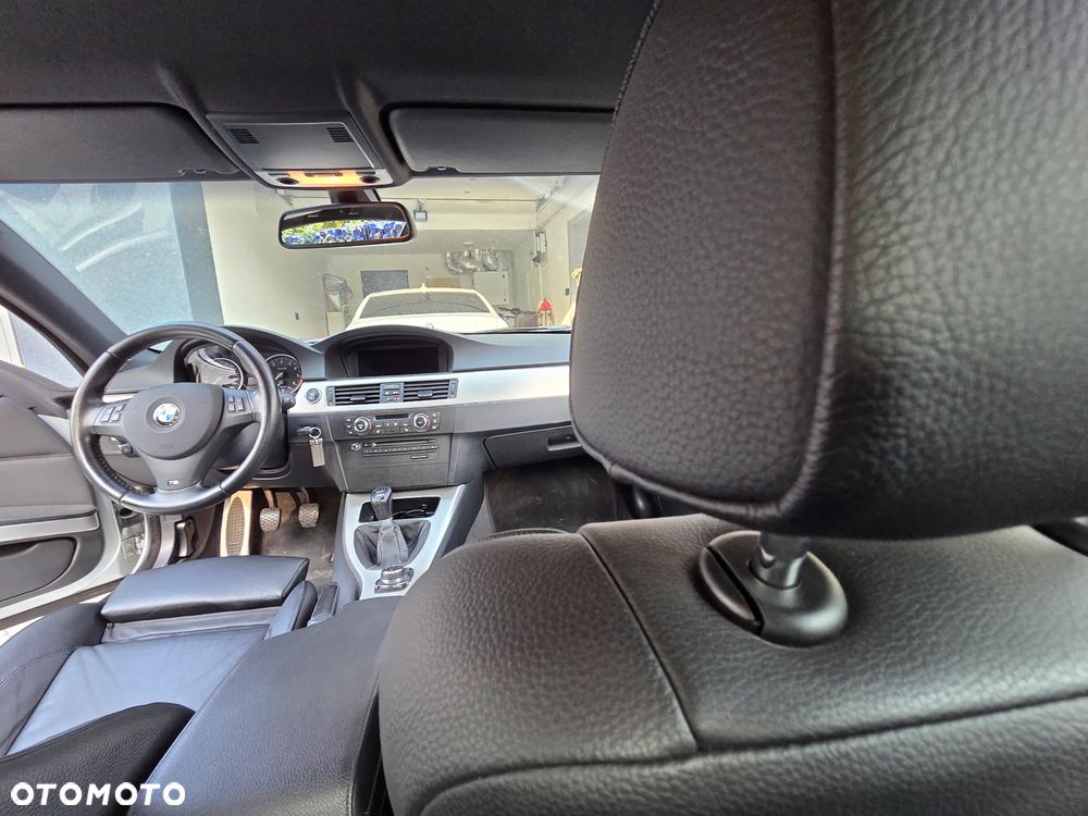 BMW Seria 3 325i - 14