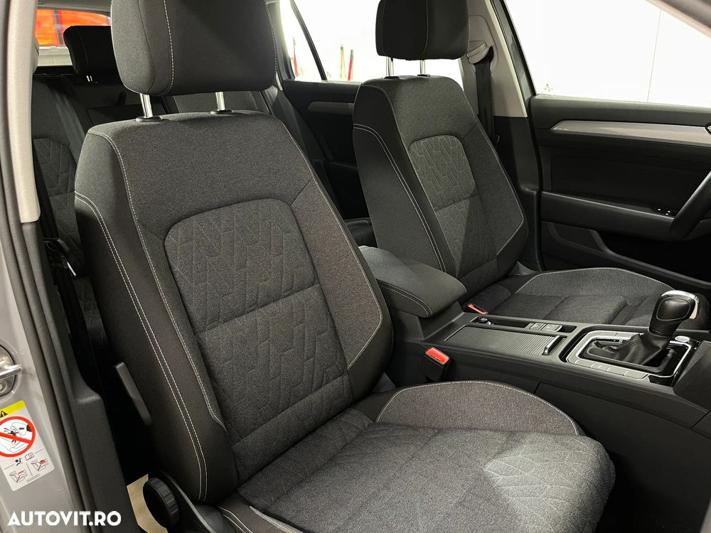 VOLKSWAGEN Passat 2022 — imagine 9