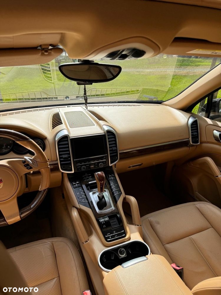 Porsche Cayenne - 18