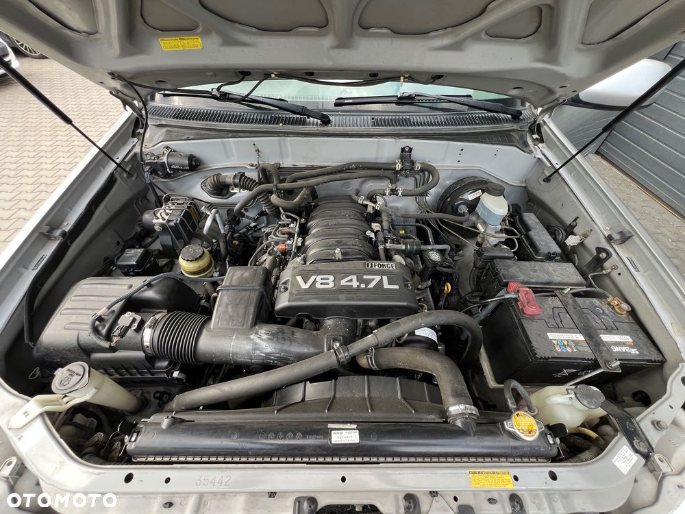 Toyota Sequoia - 10