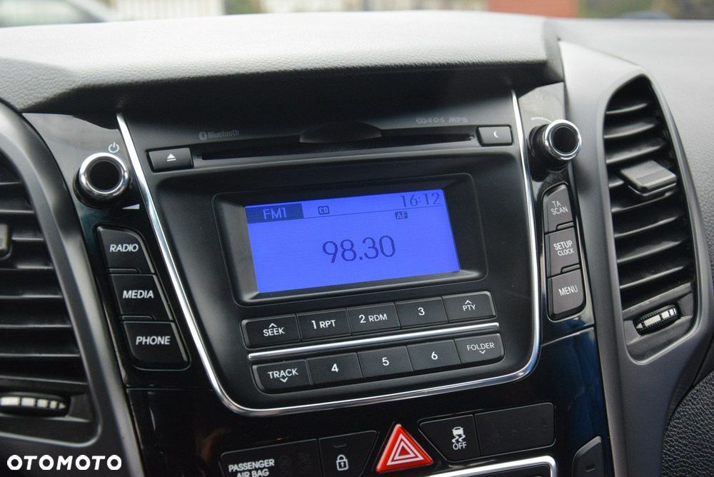 Hyundai i30 blue 1.4 Style - 26