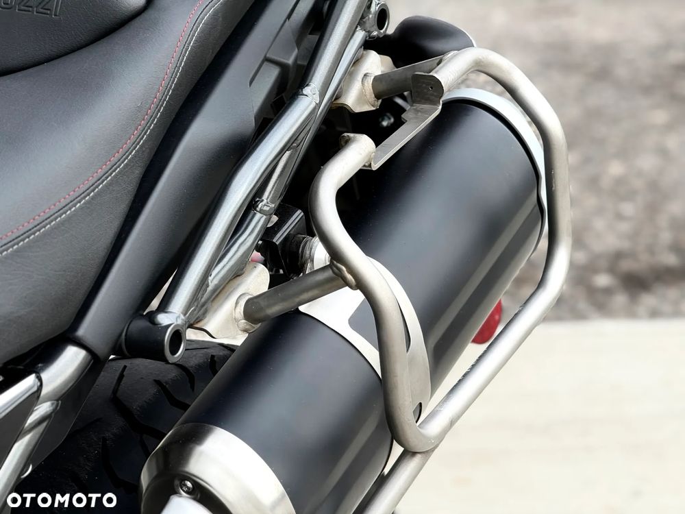 Moto Guzzi V85 - 21