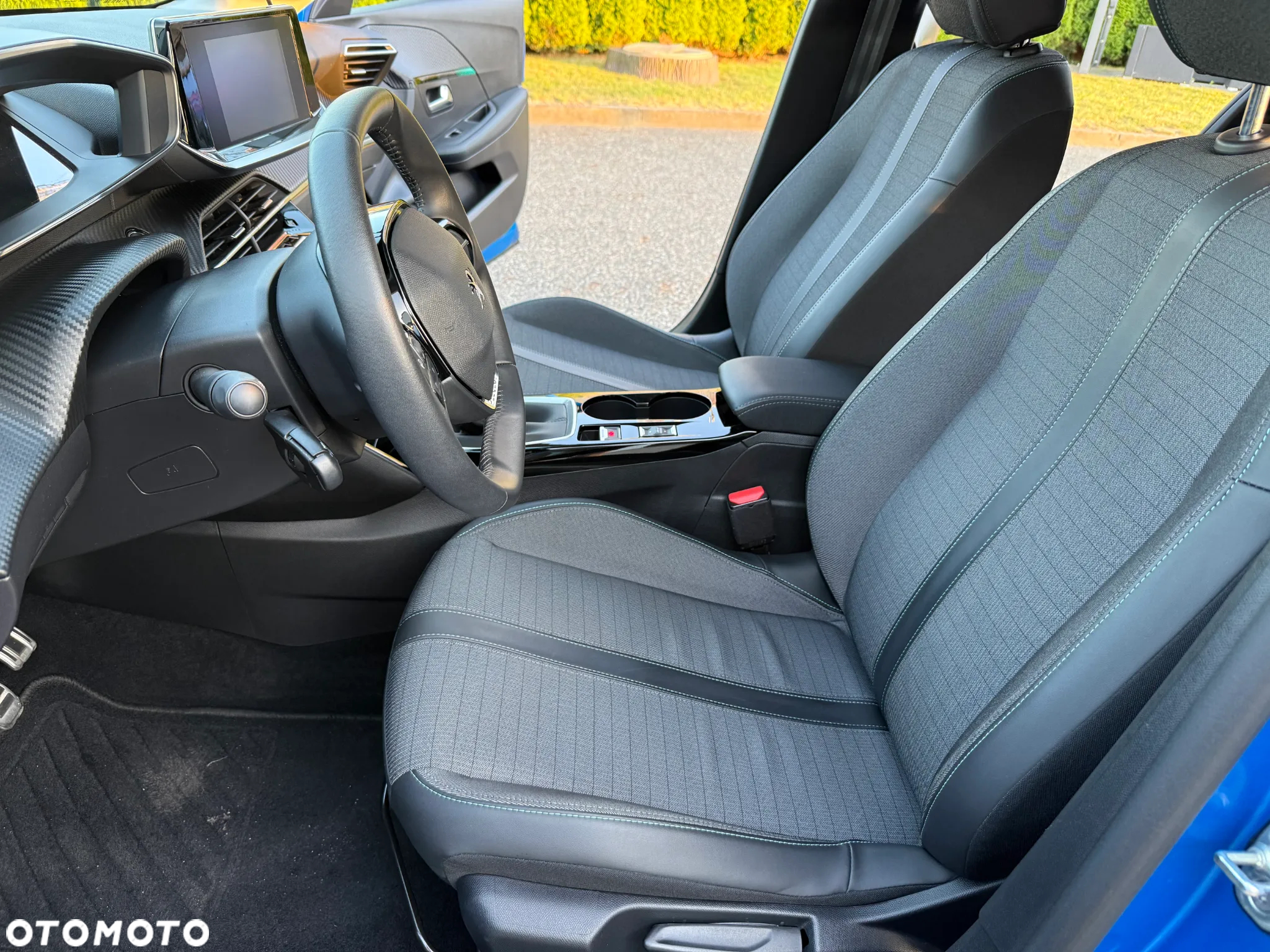Peugeot 208 - 16