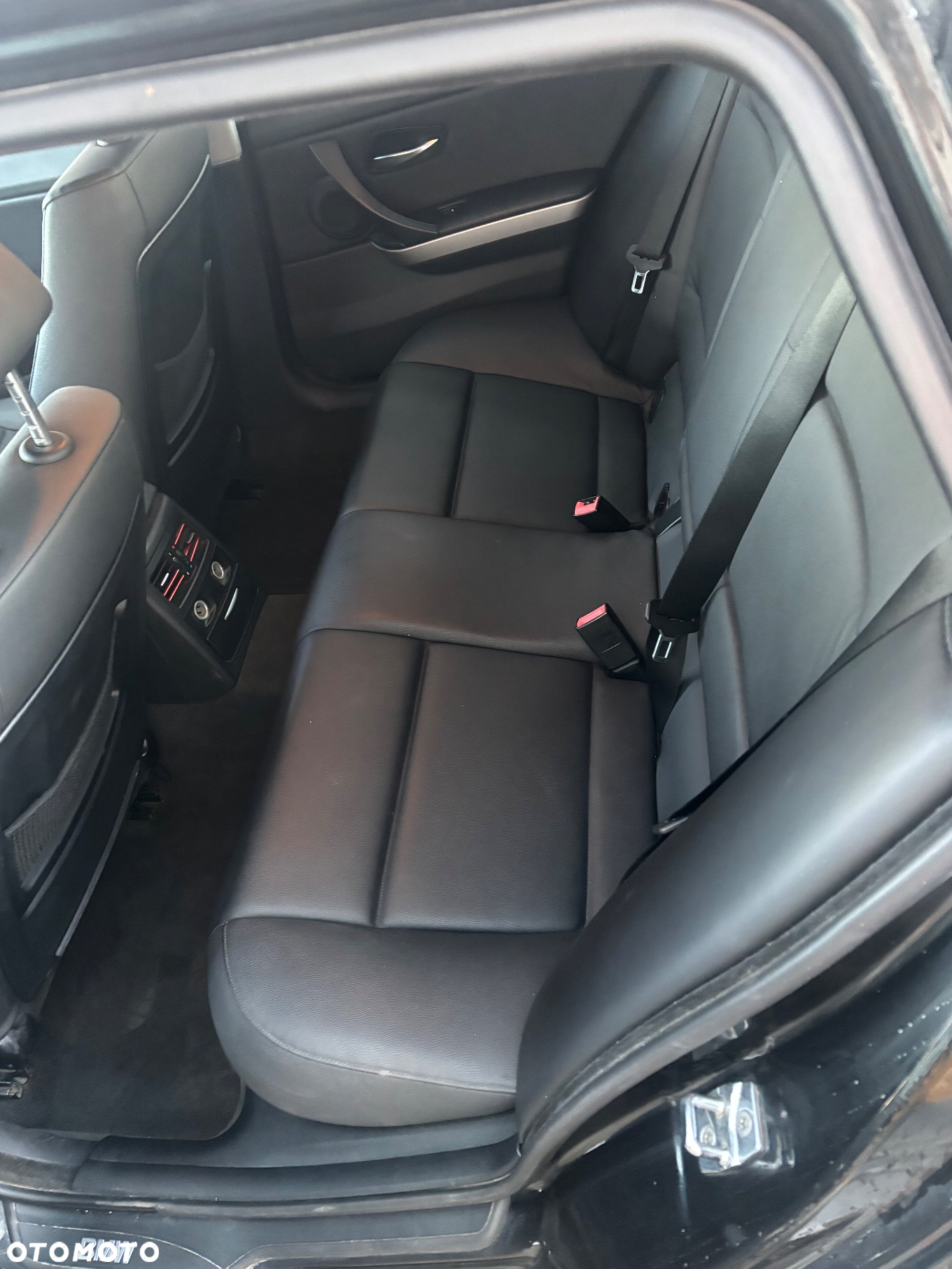 BMW Seria 3 318i Touring - 10