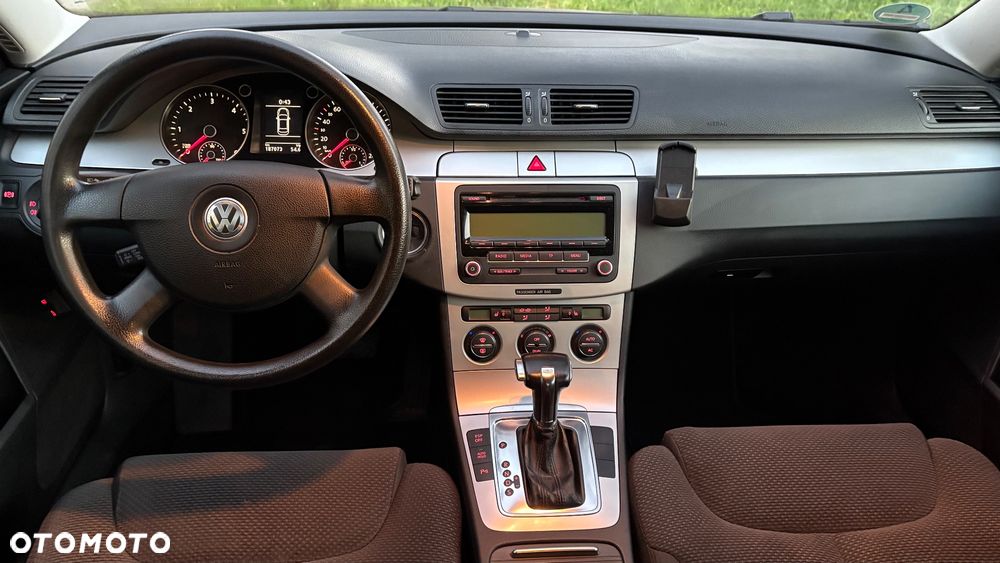 Volkswagen Passat 2.0 TDI Comfortline DSG - 5