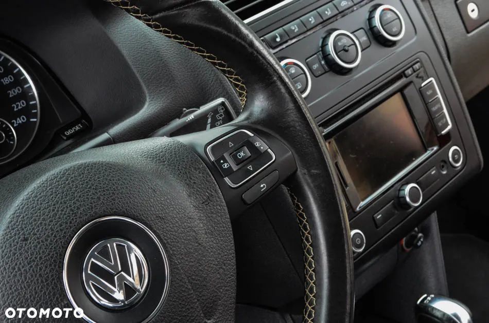 Volkswagen Touran 1.6 TDI DPF BlueMotion Technology DSG Comfortline - 28