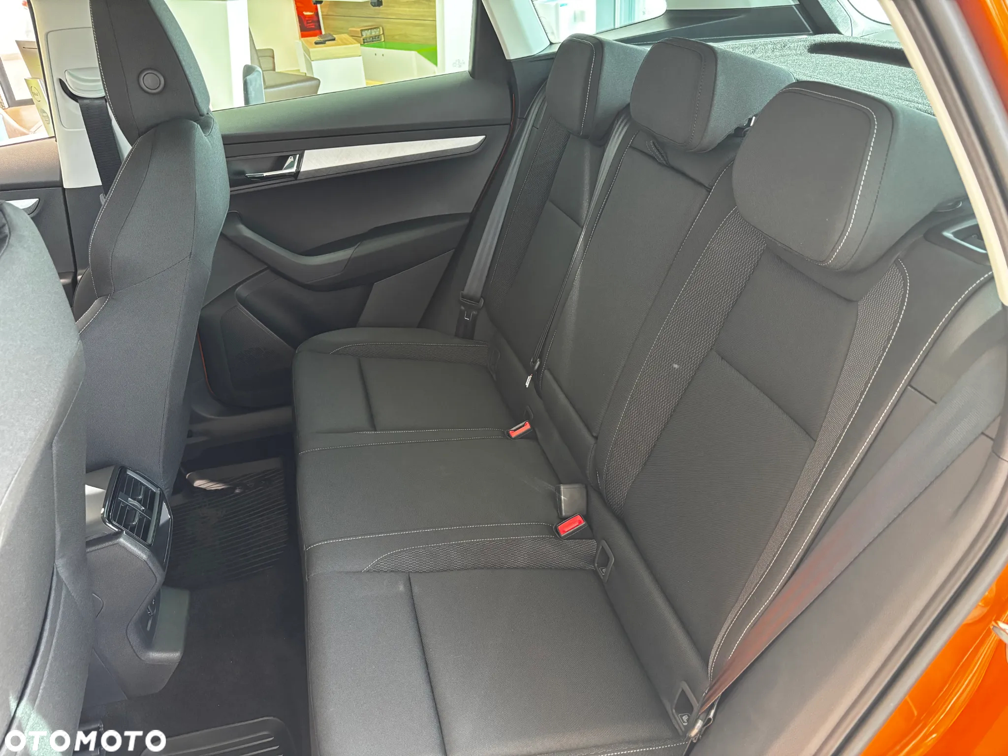 Skoda Karoq 1.5 TSI ACT Selection DSG - 12