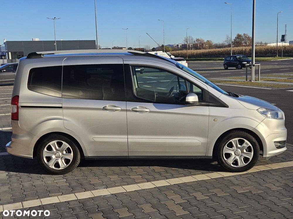 Ford Tourneo Courier - 4