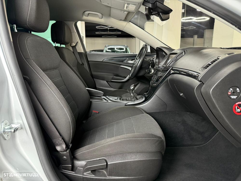 Opel Insignia 2.0 CDTI executive S/S - 25