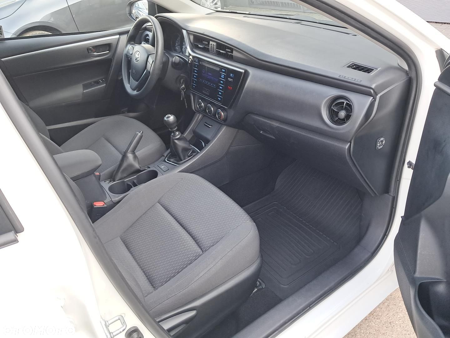 Toyota Corolla 1.33 Active - 12