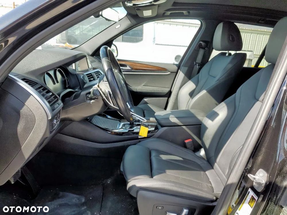 BMW X3 xDrive30i Advantage - 8