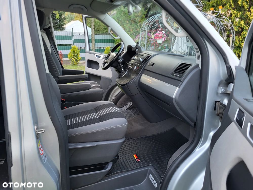 Volkswagen Multivan - 12