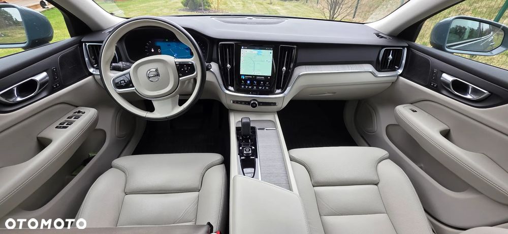 Volvo V60 Cross Country B4 D AWD - 21