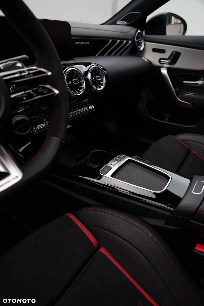 Mercedes-Benz CLA AMG 45 S 4-Matic+ 8G-DCT - 13