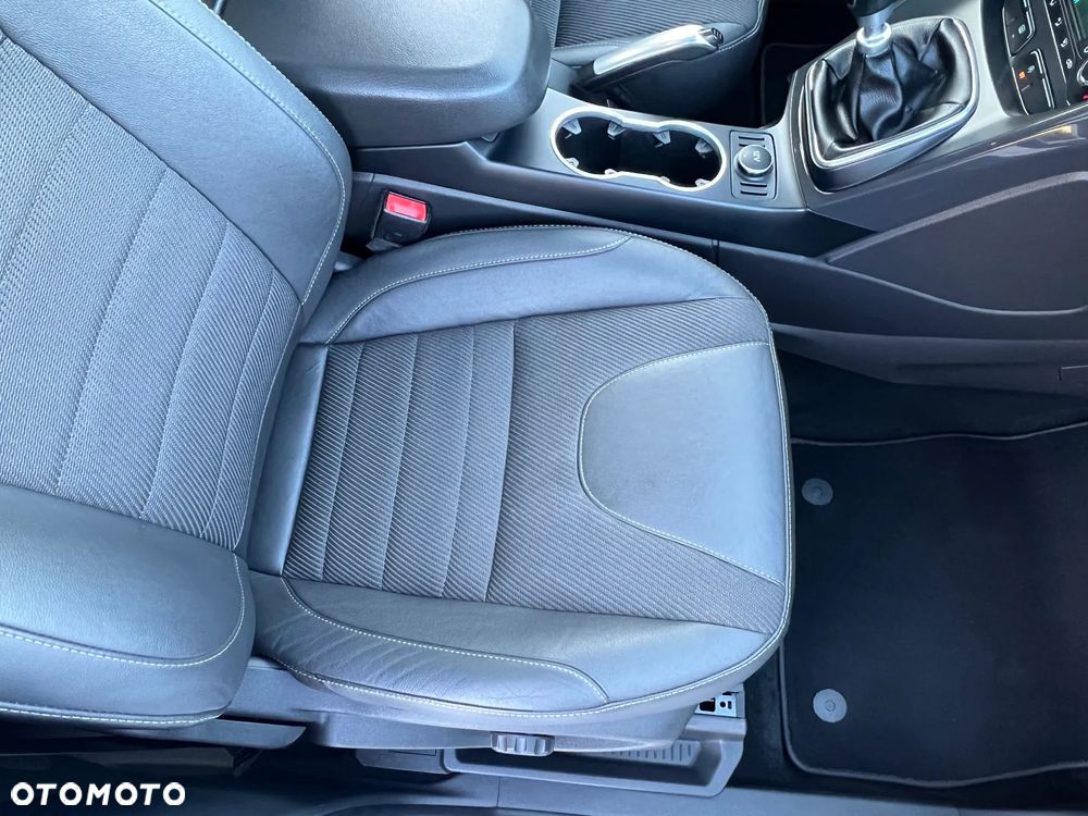 Ford Kuga 2.0 TDCi 4x4 Vignale - 32