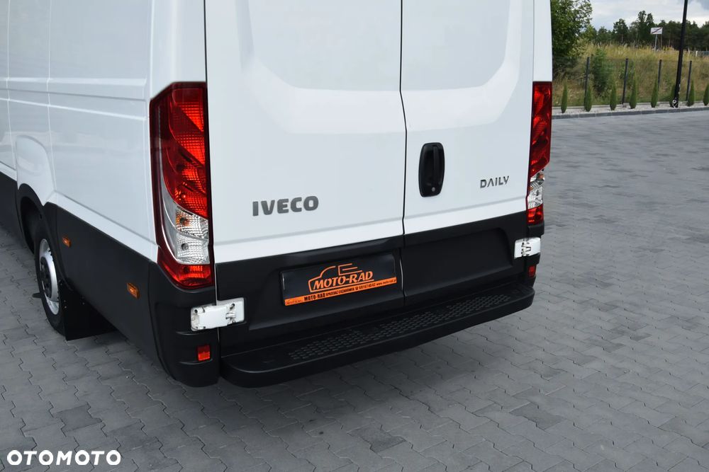 Iveco DAILY MAXI 35S14 / 2.3 - 140 KM / AUTOMAT HI-MATIC / NOWY MODEL / 3 OSOBY / DOSTAWCZE / BLASZAK / KAMERA COFANIA / TEMPOMAT / KLIMA / 2022 / SERWISOWANY / SPROWADZONY Z NIEMIEC - 11