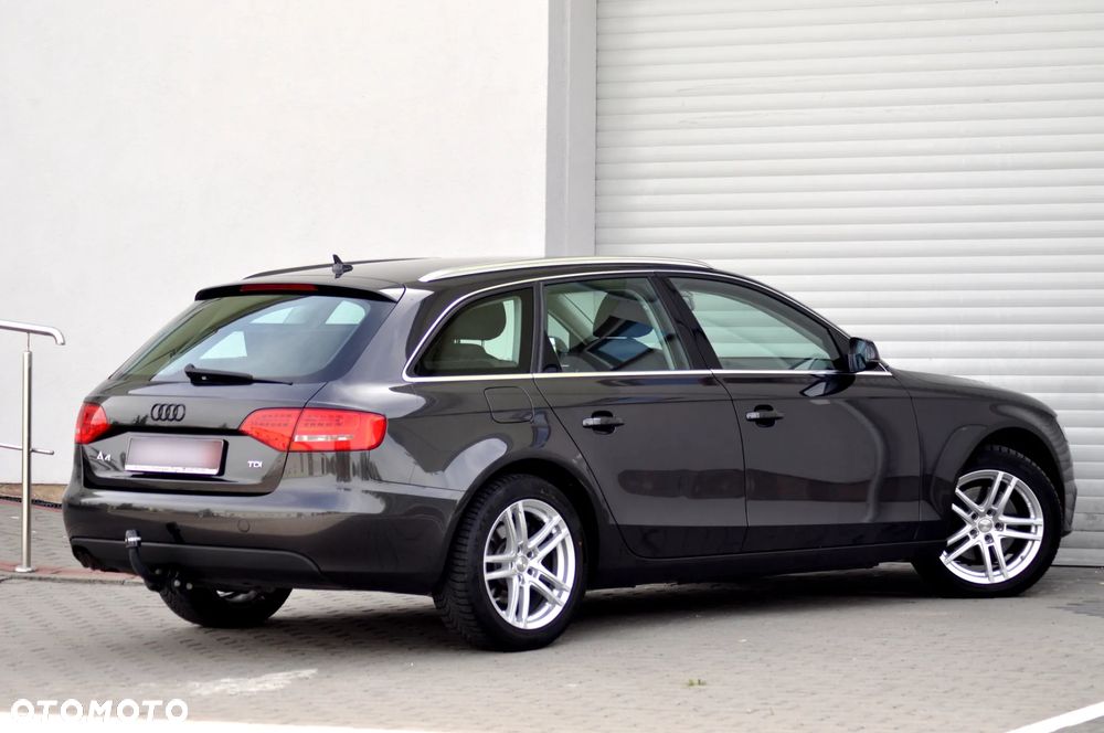 Audi A4 Avant 2.0 TDI DPF Ambiente - 9