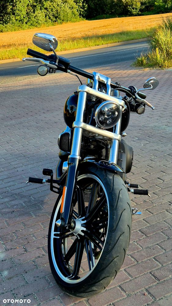 Harley-Davidson FXSB Breakout - 16