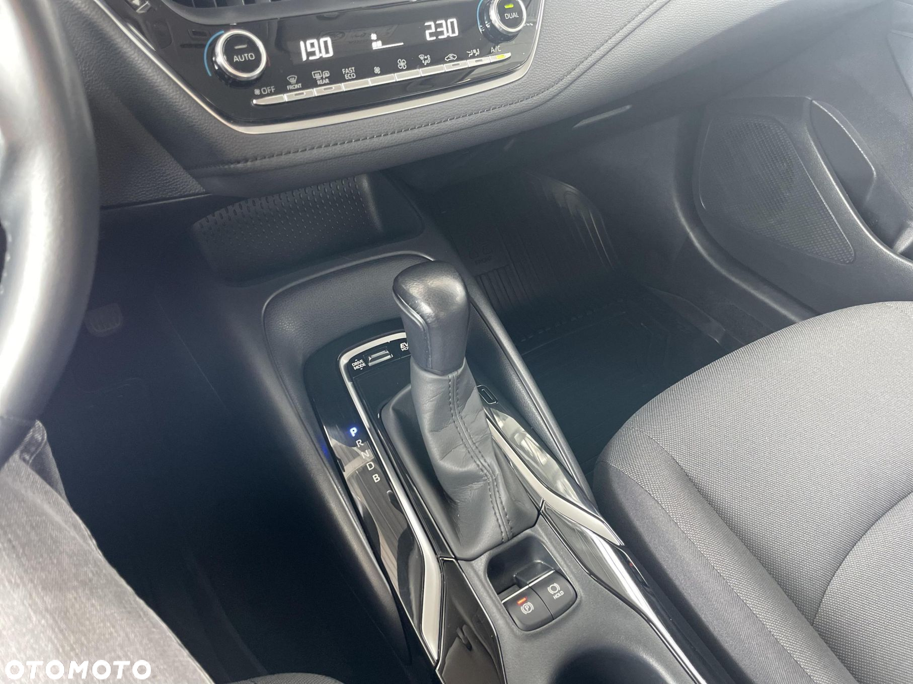 Toyota Corolla - 25