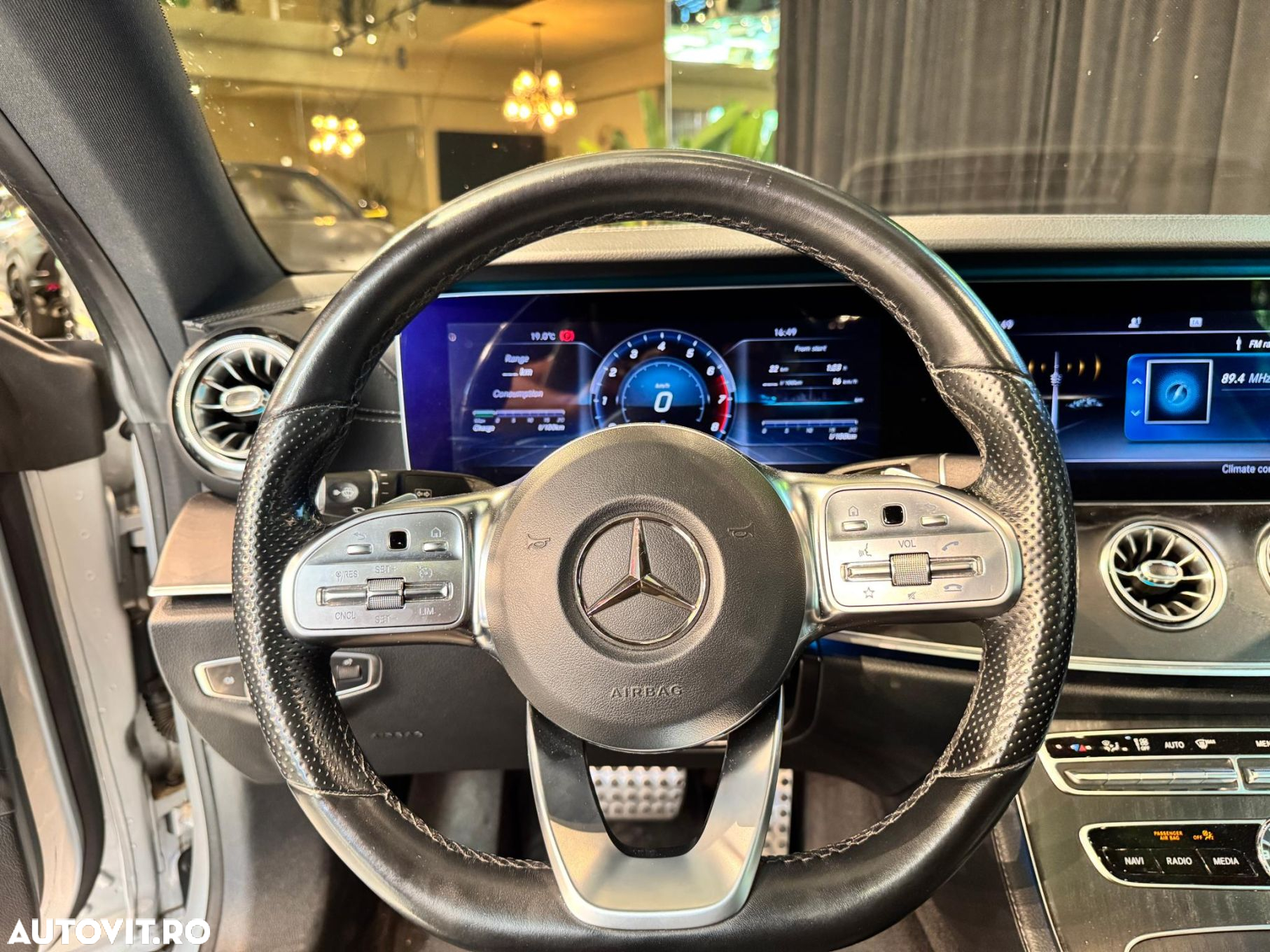 Mercedes-Benz E 200 Coupe 9G-TRONIC AMG Line - 13