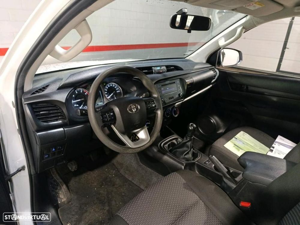 Toyota Hilux 2.4 D-4D 4WD CE c/iva - 4