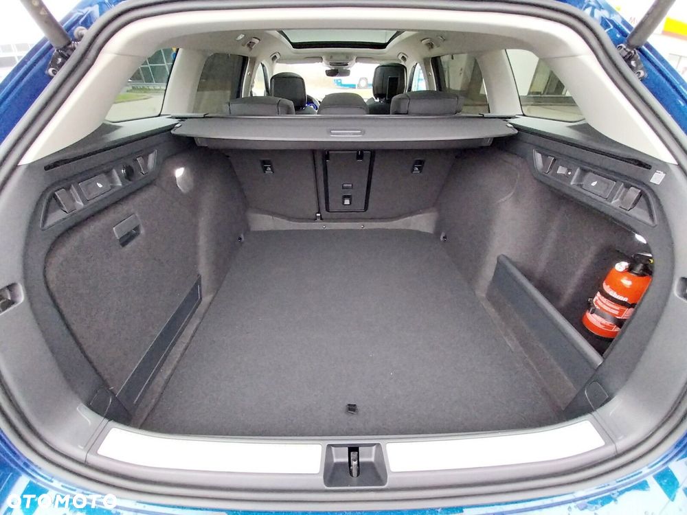 Skoda Superb 2.0 TDI SCR 4x4 L&K DSG - 17