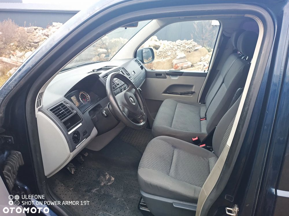 Volkswagen Caravelle - 12