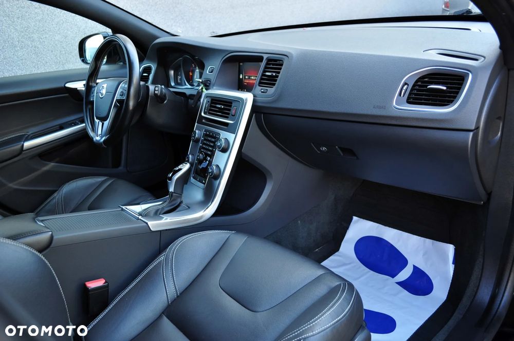 Volvo V60 D3 Geartronic Momentum - 14
