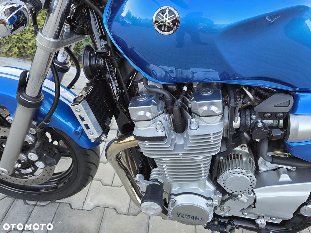 Yamaha XJR - 29