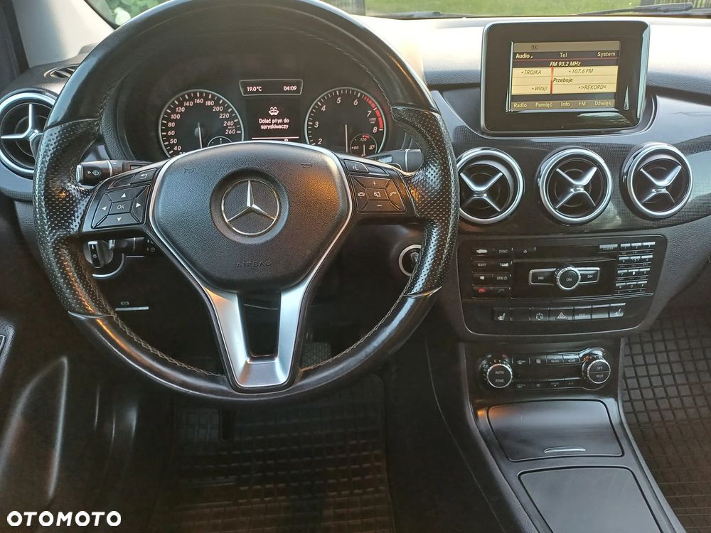 Mercedes-Benz Klasa B 250 7G-DCT SCORE - 11