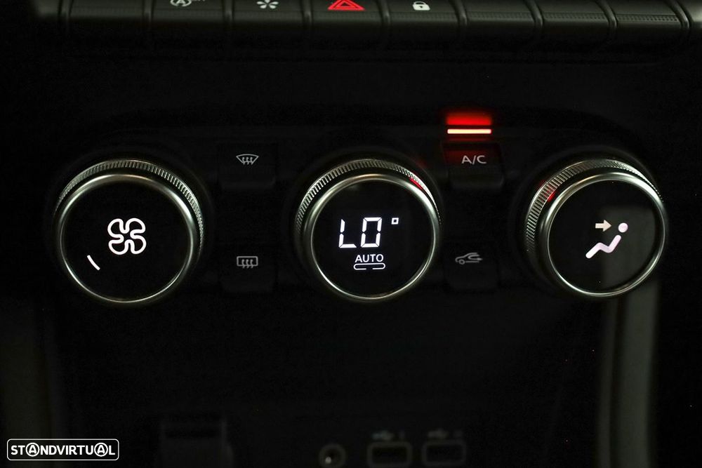 Renault Captur 1.0 TCe Techno Bi-Fuel - 13
