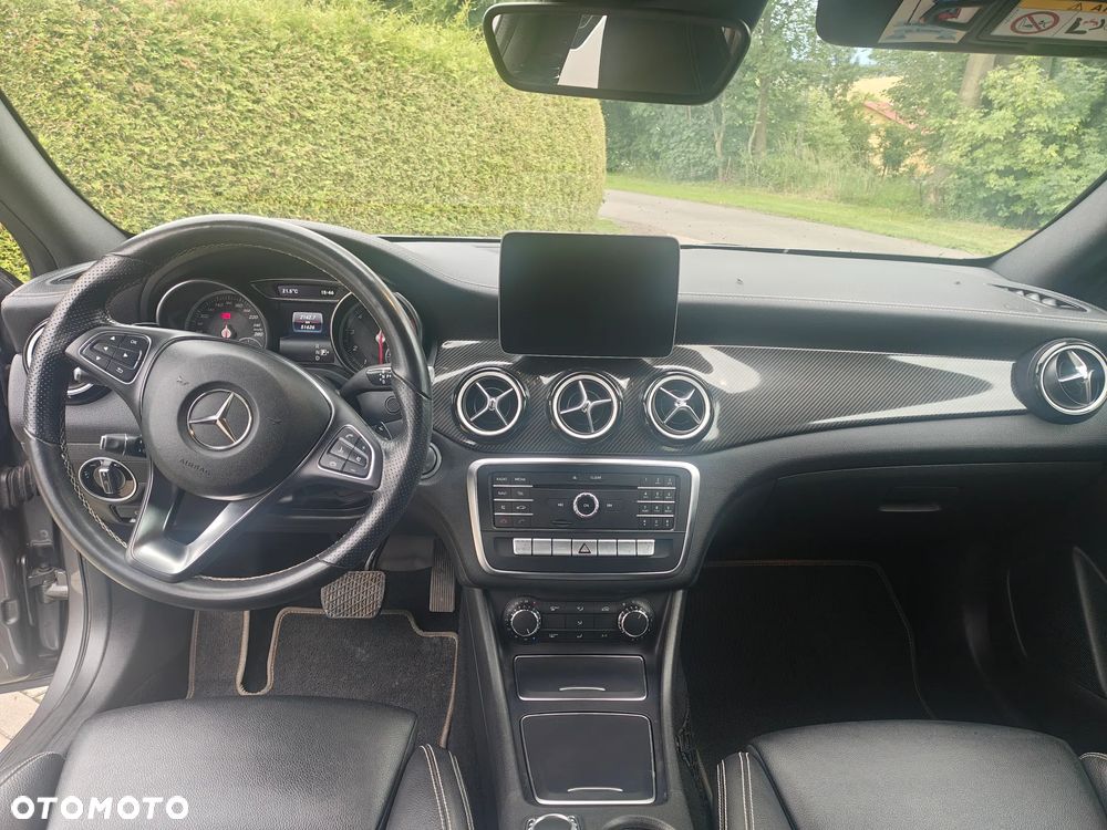 Mercedes-Benz GLA 200 7G-DCT Edition 1 - 12
