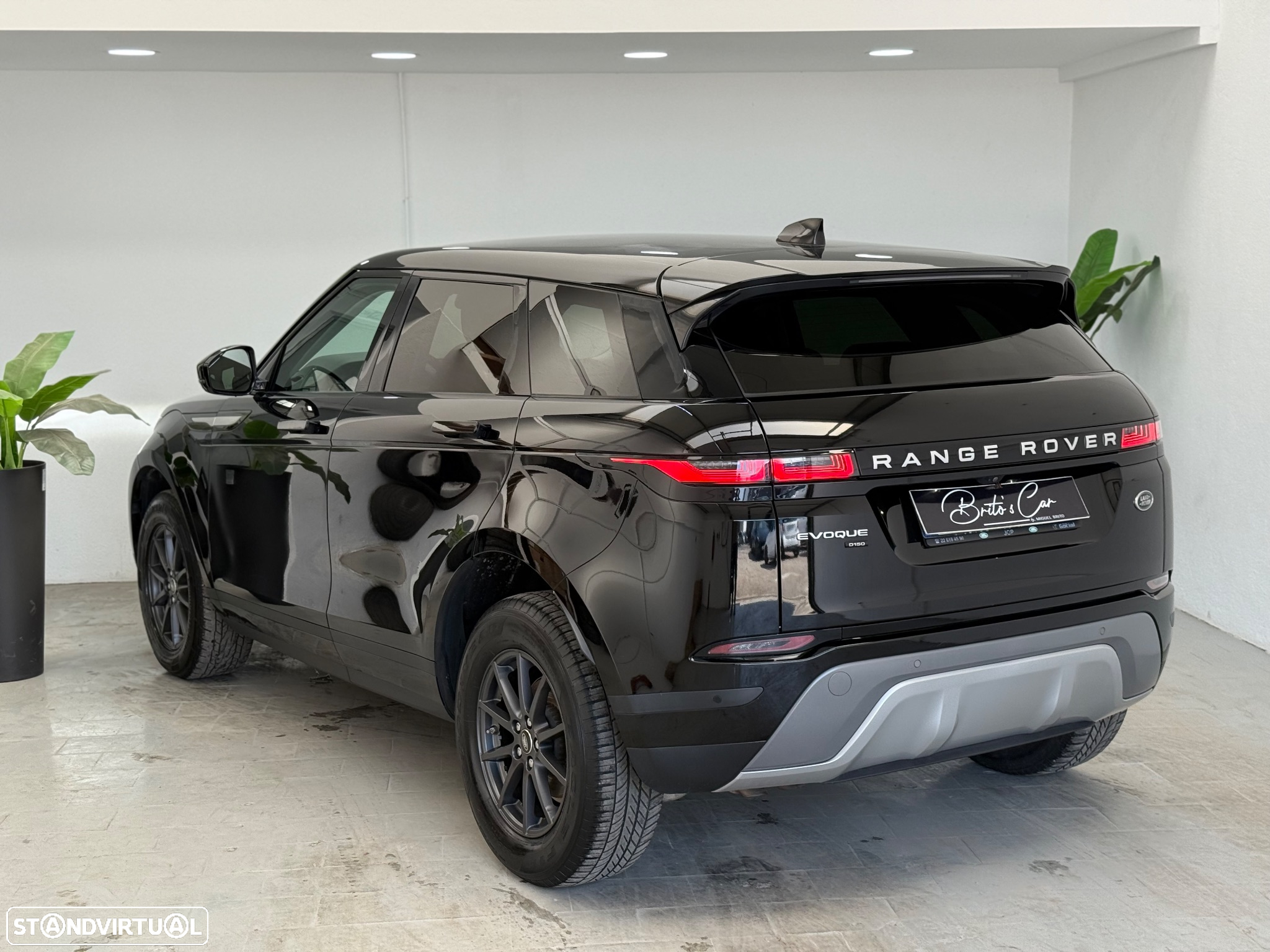 Land Rover Range Rover Evoque 2.0 D150 R-Dynamic - 4